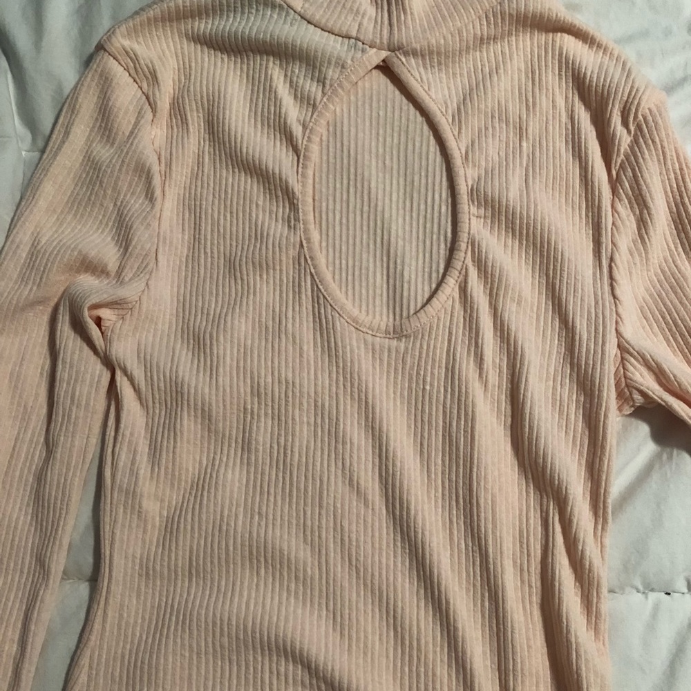 Light Pink Ribbed Keyhole Bodysuit - Picture 5 of 5